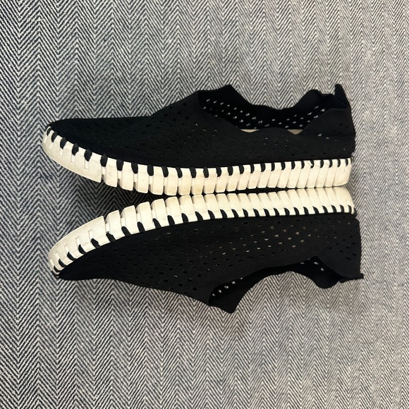 ILSE JACOBSON - Perforated Scalloped Suede Sneakers - Picture 4 of 6